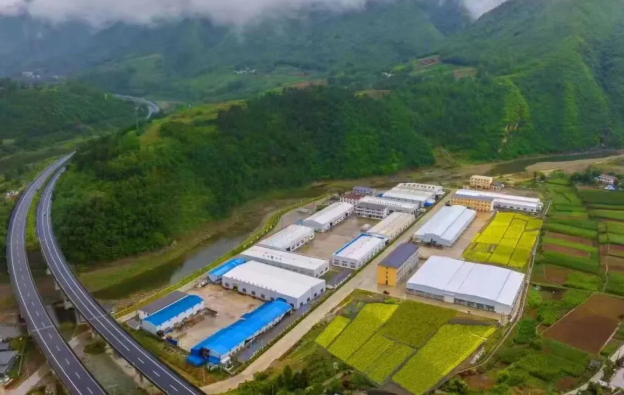 艾香漫小镇、工业启新程——尹吉甫镇从农业到工业的转型